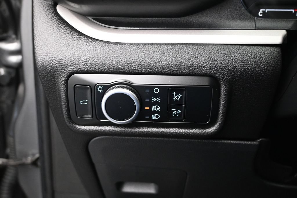 Used 2023 Ford Explorer XLT RWD image 12