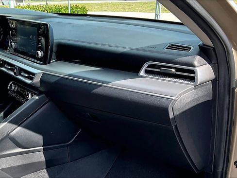 Used 2022 Kia K5 LXS image 18