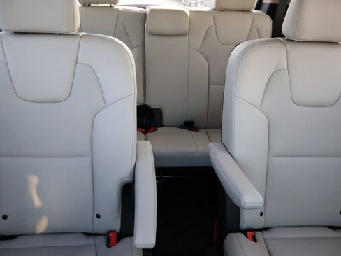 New 2025 Kia Telluride S image 10