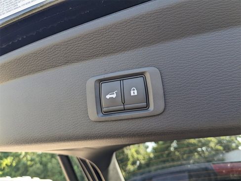 New 2025 Mitsubishi Outlander SE image 14