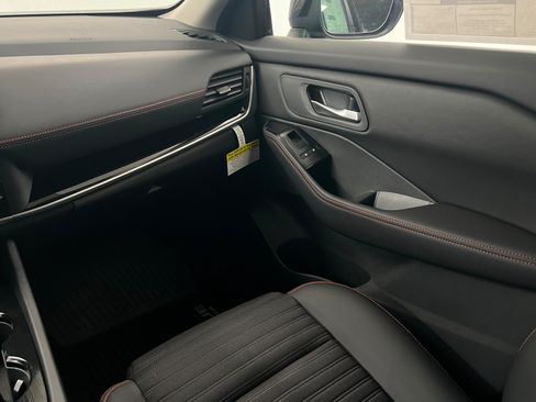New 2026 Nissan Rogue SV AWD/4WD image 10