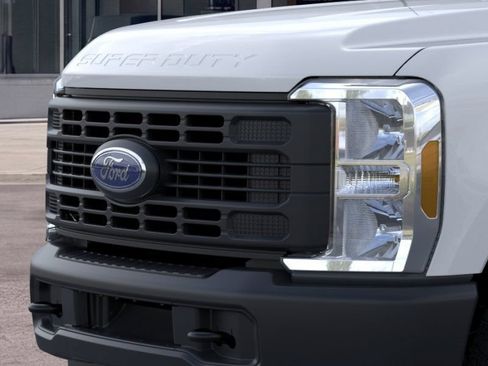New 2026 Ford F250 XL AWD/4WD image 17