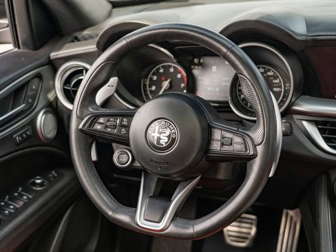 Used 2023 Alfa Romeo Stelvio Veloce AWD/4WD image 24