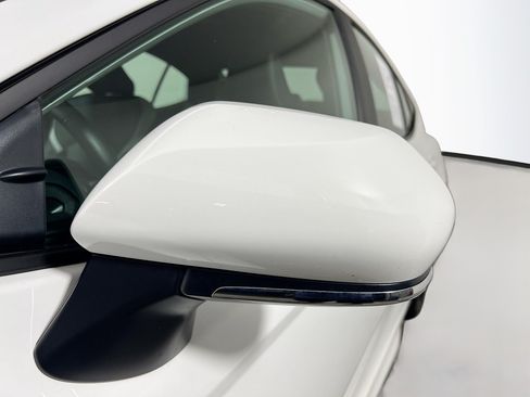 Used 2025 Toyota Camry SE FWD image 13