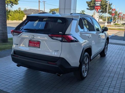 Used 2025 Toyota RAV4 XLE image 8