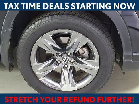 Certified 2018 Toyota Highlander Limited Platinum image 9