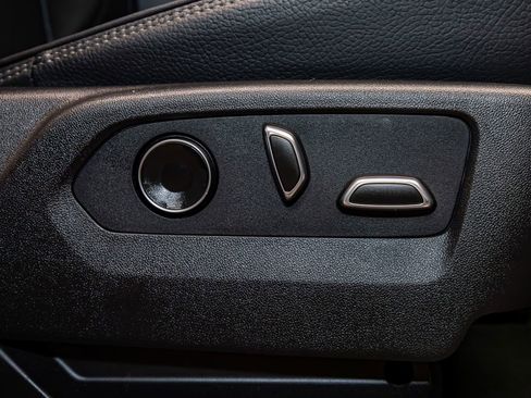 Used 2024 GMC Sierra 3500 Denali w/ Denali Reserve Package image 27