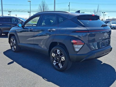 Used 2024 Hyundai Kona SEL AWD/4WD image 3