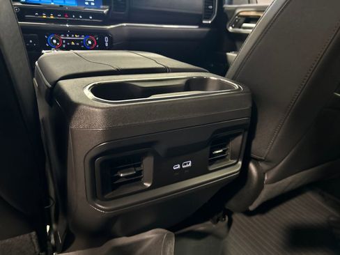 Used 2024 Chevrolet Silverado 1500 LT Trail Boss w/ LT Trail Boss Premium Package image 32