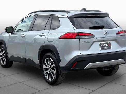 Used 2025 Toyota Corolla Cross XLE FWD image 12