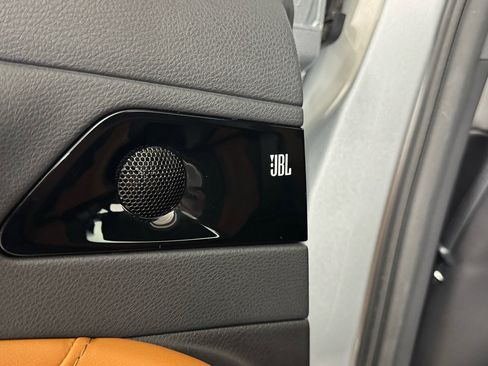 Used 2021 Toyota Avalon XSE image 33