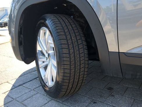 Certified 2023 Volkswagen Atlas SE image 36