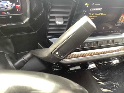 Used 2023 GMC Sierra 1500 SLE image 17