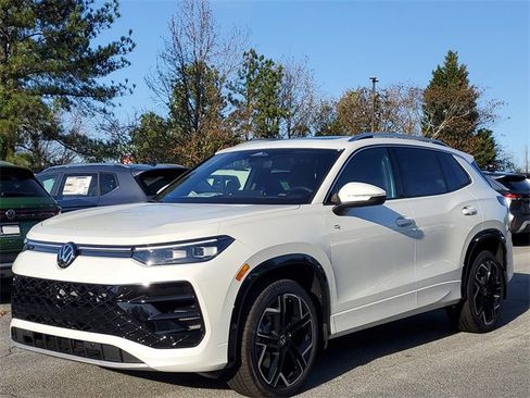 New 2026 Volkswagen Tiguan SEL R-Line image 32