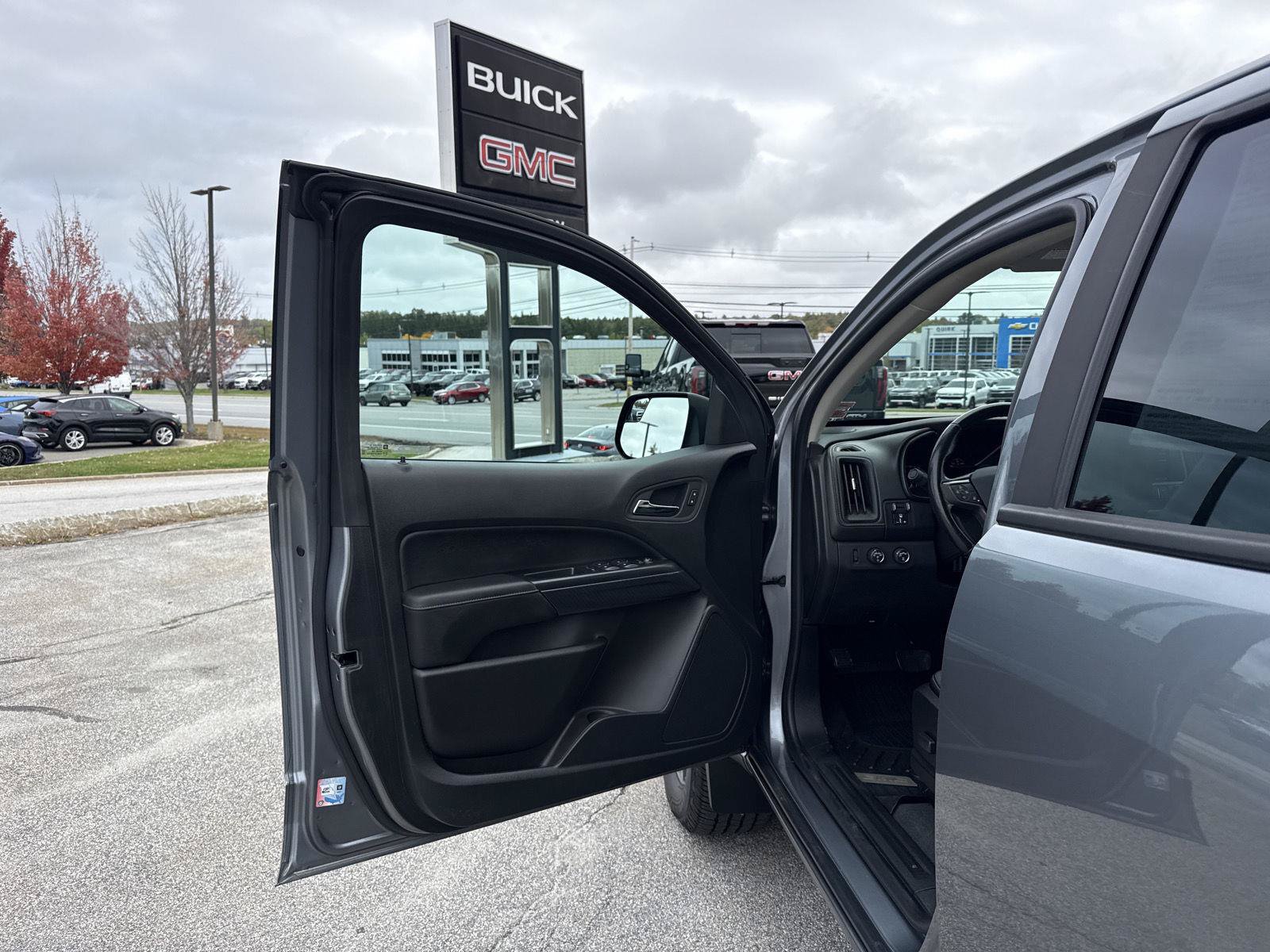 Used 2021 GMC Canyon AT4 w/ Trailering Package AWD/4WD image 12