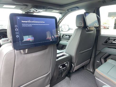 New 2026 GMC Yukon XL AT4 AWD/4WD image 9