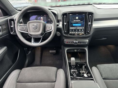 New 2026 Volvo XC40 B5 Ultra w/ Protection Package Premier AWD/4WD image 28
