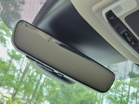 Used 2025 Honda Pilot EX-L image 19