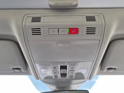 Used 2025 Volkswagen Jetta SE FWD image 15