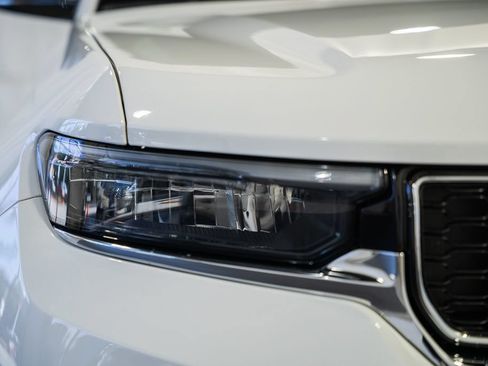 Certified 2023 Jeep Grand Cherokee Limited AWD/4WD image 13