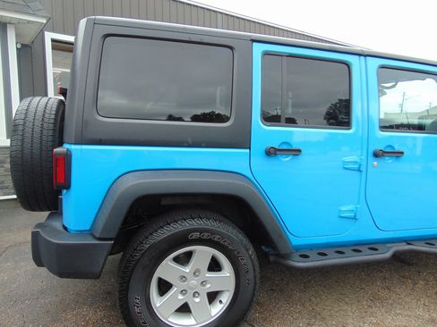 Used 2017 Jeep Wrangler Unlimited Sport w/ Quick Order Package 24S AWD/4WD image 14