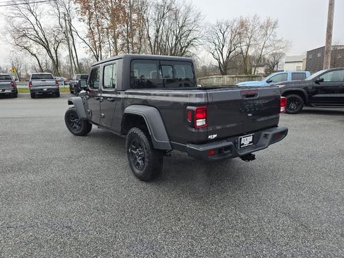 Used 2023 Jeep Gladiator Sport image 6