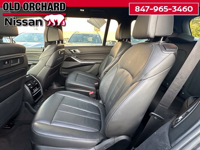 Used 2020 BMW X7 M50i AWD/4WD image 16