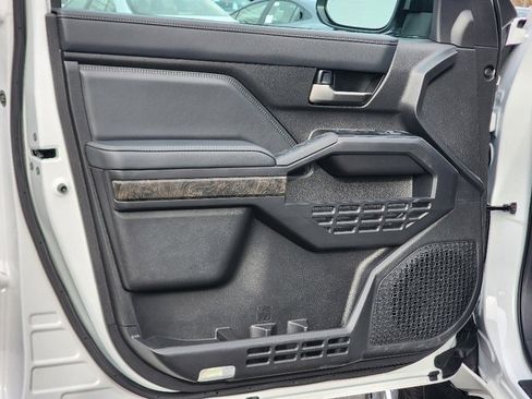 Used 2025 Toyota Tacoma Limited image 19