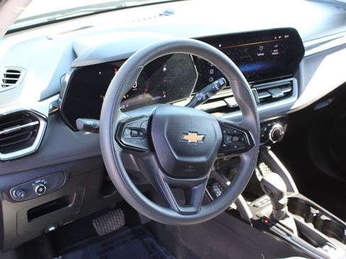 Used 2025 Chevrolet TrailBlazer LT AWD/4WD image 10