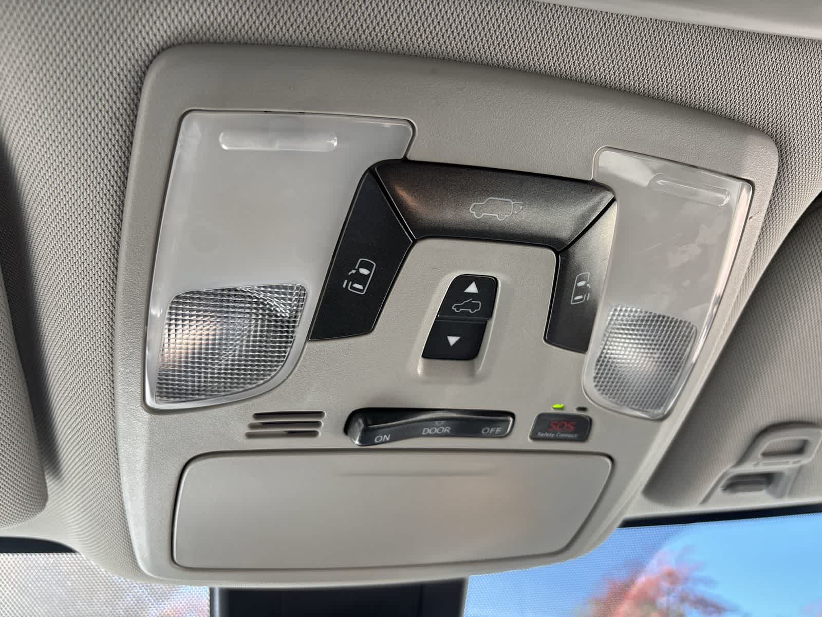 Used 2020 Toyota Sienna XLE FWD image 24