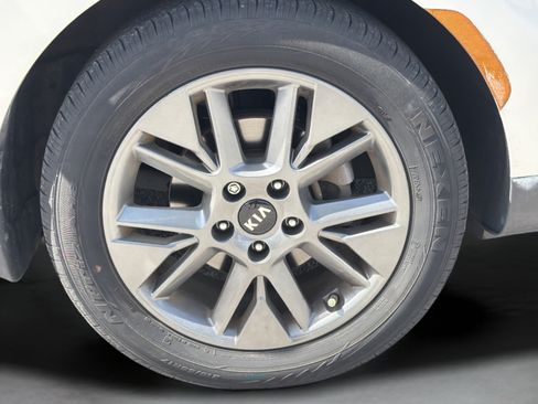 Used 2021 Kia Soul S FWD image 27