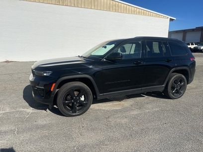 Used 2023 Jeep Grand Cherokee Limited w/ Luxury Tech Group II
