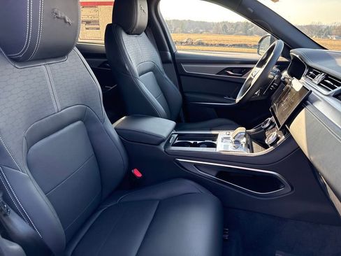 Used 2026 Jaguar F-PACE R-Dynamic S AWD/4WD image 17