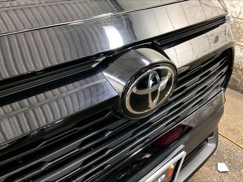 Used 2023 Toyota RAV4 XLE image 29