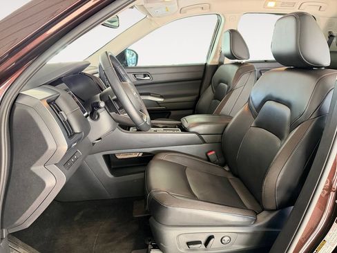 Used 2022 Nissan Pathfinder SL w/ Cargo Package FWD image 11