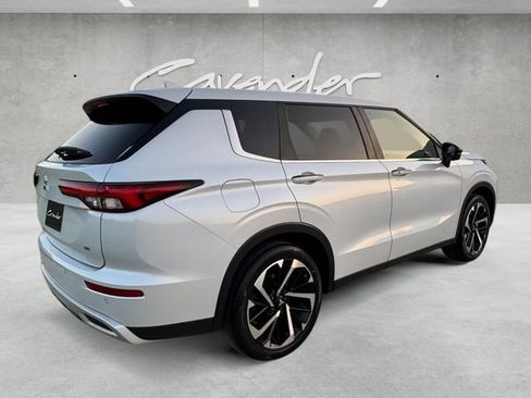 Used 2024 Mitsubishi Outlander SE FWD image 16