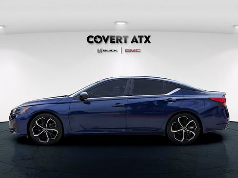 Used 2023 Nissan Altima 2.5 SR w/ SR Premium Package FWD image 5