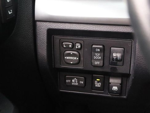 Used 2017 Toyota Tundra Platinum AWD/4WD image 21