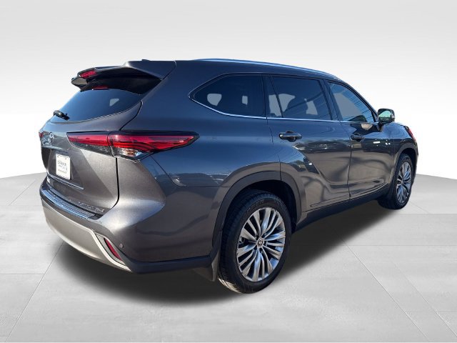 Used 2022 Toyota Highlander Platinum AWD/4WD image 5
