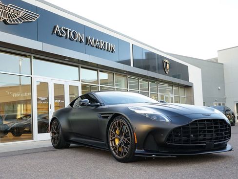 Used 2024 Aston Martin DB12 Coupe image 1