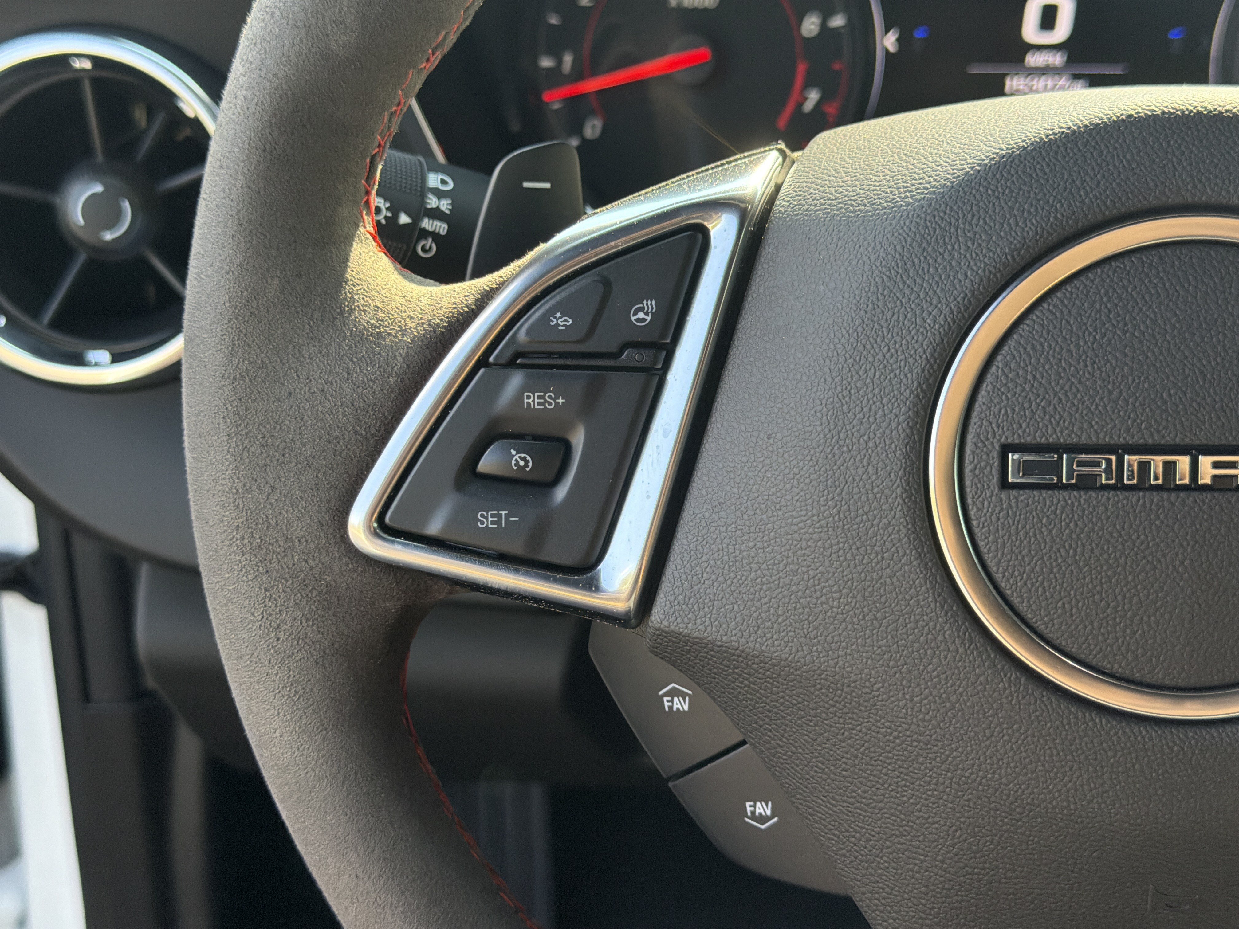 Used 2020 Chevrolet Camaro ZL1 RWD image 29