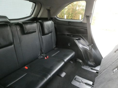 Used 2019 Toyota Highlander XLE image 34