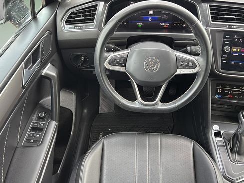 Used 2023 Volkswagen Tiguan SE FWD image 29