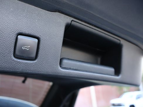 Used 2022 Ford Escape SEL w/ Technology Package FWD image 25