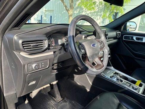 Used 2020 Ford Explorer XLT w/ Equipment Group 202A AWD/4WD image 10