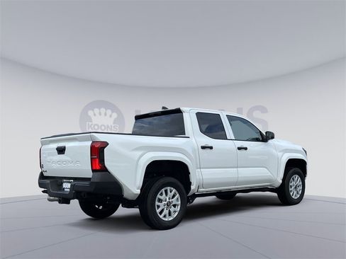 Used 2025 Toyota Tacoma SR image 5