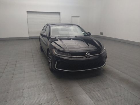 Used 2025 Volkswagen Jetta SE FWD image 13