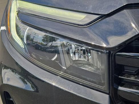 New 2026 Honda Ridgeline Black Edition image 9