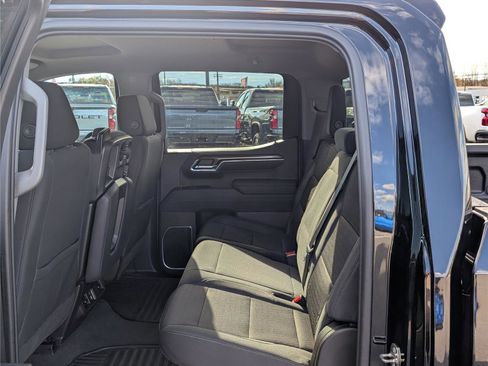 Used 2024 Chevrolet Silverado 1500 LT image 14