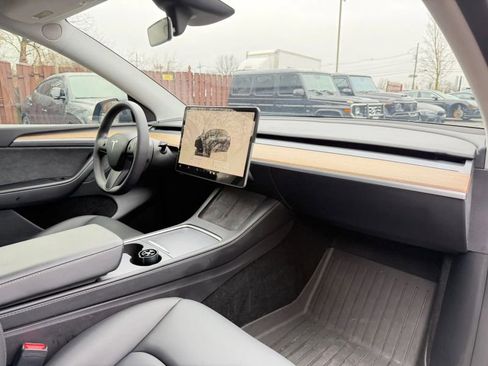 Used 2024 Tesla Model Y Long Range image 28